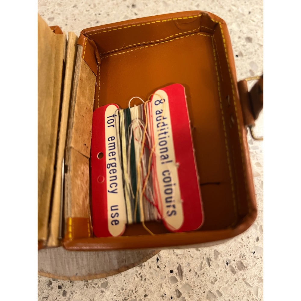 Vintage Rapid City South Dakota Travel Sewing Kit Mini Suitcase Handmade Canada - Picture 4 of 7